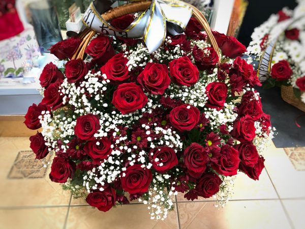 Корзина з 40 троянд та 15 хрезантем - Зображення 2